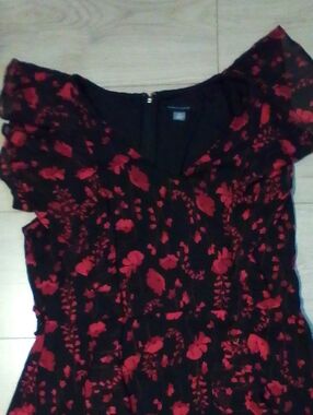 Black and Red Floral Women’s Top